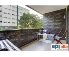 Les presentamos un práctico piso de 100 m² construidos, con una excelente distribución en Esplugues