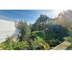 Chalet independiente en venta ubicado en Canyelles, Urbanización La Cogullada