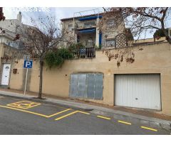 Oportunidad única de adquirir un edificio completo en el prestigioso barrio de Can Roca, Castelldefe