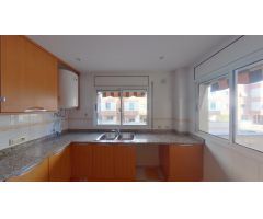 ???? Piso amplio en Gavà – Les Colomeres con terraza y 4 habitaciones