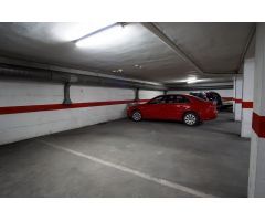 303 Plaza de garaje abierta muy amplia para coche y motos