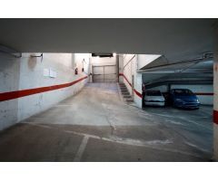 303 Plaza de garaje abierta muy amplia para coche y motos