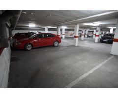 303 Plaza de garaje abierta muy amplia para coche y motos