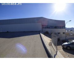 NAVE INDUSTRIAL CON FACHADA A LA AUTOVIA MADRID-ALICANTE