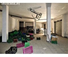Local Comercial, bien ubicado, con entrada a dos calles.