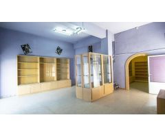 Local Comercial para cualquier tipo de negocio o oficinas esquina céntrico