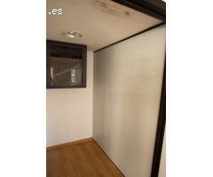 Entresuelo comercial esquina todo exterior en Gran Avenida