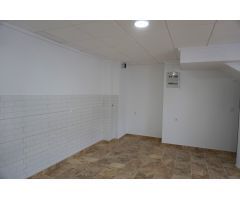 Local céntrico para cualquier tipo de negocio o para vivienda tiene salida de humos