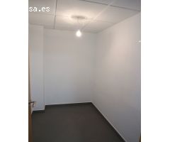 Local céntrico para cualquier tipo de negocio o para vivienda tiene salida de humos