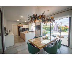 VILLA DE ENSUEÑO EN RESIDENCIAL LOMA BADA