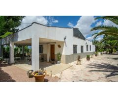 Casa de campo con encanto,  en una de las zonas más demandas para vivir en avd. Ronda