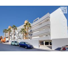 APARTAMENTO 2 DORMITORIOS, PISCINA, GARAJE Y A TAN SOLO 200M DEL CAMPO DE GOLF DE CAMPOAMOR