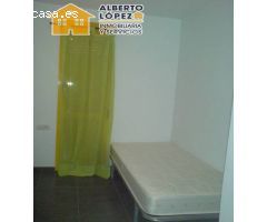 Ocasión de piso y plaza de garaje alquilado en venta, El Altet.