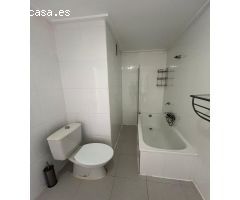 INCREIBLE APARTAMENTO PARA REFORMAR DE 3 HABITACIONES EN EL CENTRO DE TORREVIEJA CON VISTAS AL MAR!