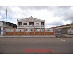 Nave industrial con piso en venta en poligono de Don Benito