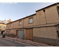 CASA PARA REFORAR CON EXCELENTES POSIBILIDADES