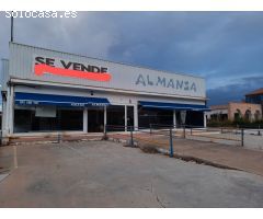 Nave industrial en Venta en Almansa, Albacete