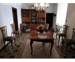 CASA CON EXCELENTE UBICACION DE DOS ALTURAS Y CÁMARAS