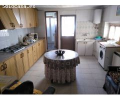 CASA CON EXCELENTE UBICACION DE DOS ALTURAS Y CÁMARAS