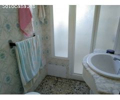 CASA CON EXCELENTE UBICACION DE DOS ALTURAS Y CÁMARAS