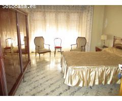 CASA MUY CENTRICA DE DOS ALTURAS PARA REFORMAR