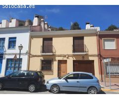 Espectacular casa con vistas al castillo en Almansa