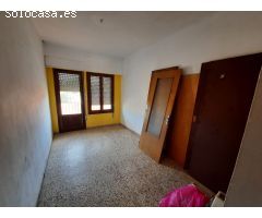 VIVIENDA CON BALCON EN ZONA CENTRO