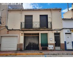 CASA CENTRICA CON PATIO