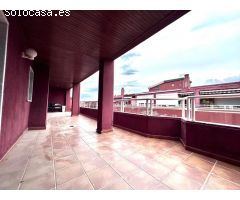 ¿Ático con vistas al mar y a la Alcazaba? Lo tenemos :)