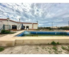 Cortijo en Venta en Viator, Almería