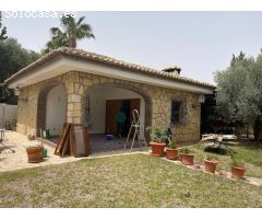 Chalet amplio cerca de todos los servicios.
