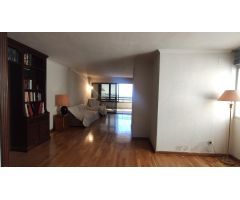 AMPLIO PISO EN VENTA CON VISTAS AL MAR Y UBICACIÓN PRIVILEGIADA EN ALICANTE