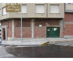 Venta de local y entreplanta junto a IES Alfredo Brañas