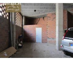 Venta de local y entreplanta junto a IES Alfredo Brañas