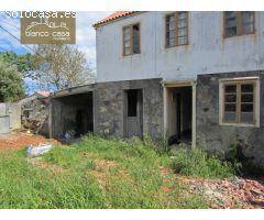 Casa para restaurar con 2.961m2 de terreno urbanizable en Lema