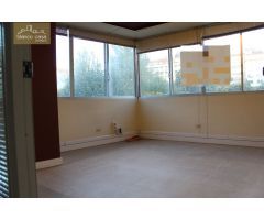 Alquiler de local comercial en rúa Coruña