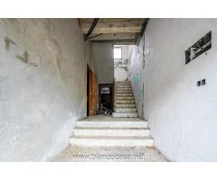 ¡2 amplias VIVIENDAS + BAJO + SÓTANO por 126.000 € en el ????bosque de Carballo (A CORUÑA-GALICIA)!