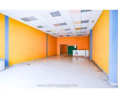 ¡Oportunidad única! Local Comercial en Venta en Carballo