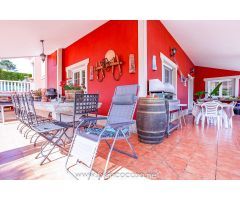 ¡¡IMPRESIONANTE CASA  con  PISCINA y TERRENO en CAMBRE (A Coruña)!!
