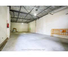 Alquiler de  Local con Sótano en Calle Tarragona, Carballo por Sólo 390 €/Mes!