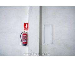 Alquiler de  Local con Sótano en Calle Tarragona, Carballo por Sólo 390 €/Mes!