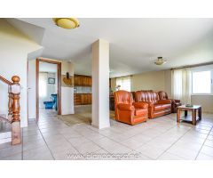 ¡¡Tu Refugio Perfecto en Seiruga: Espaciosa Casa con terreno y con Vistas al mar !!