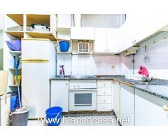¡Bar al lado del centro de Carballo: Ideal para Emprender por el precio de 59.900€!