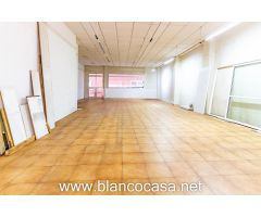Amplio Local Comercial en Alquiler en C/ Rio Anllóns de Carballo (A Coruña)