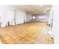 Amplio Local Comercial en Alquiler en C/ Rio Anllóns de Carballo (A Coruña)