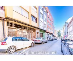 ¡Oportunidad en pleno CENTRO de Carballo!  Local comercial en venta