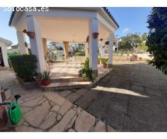 Casa con 4 habitaciones y piscina