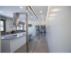 Moderna casa en Corbera de Llobregat.