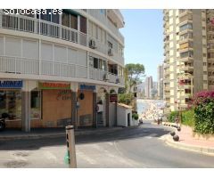 Se vende local comercial a un paso de playa Levante con terraza abierta  30 m con vistas al mar.