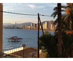 Se vende local comercial a un paso de playa Levante con terraza abierta  30 m con vistas al mar.